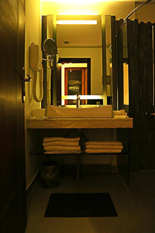 Lahore Continental Hotel Екстер'єр фото