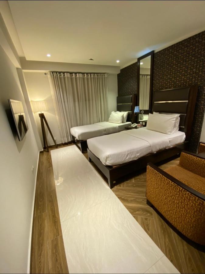 Lahore Continental Hotel Екстер'єр фото